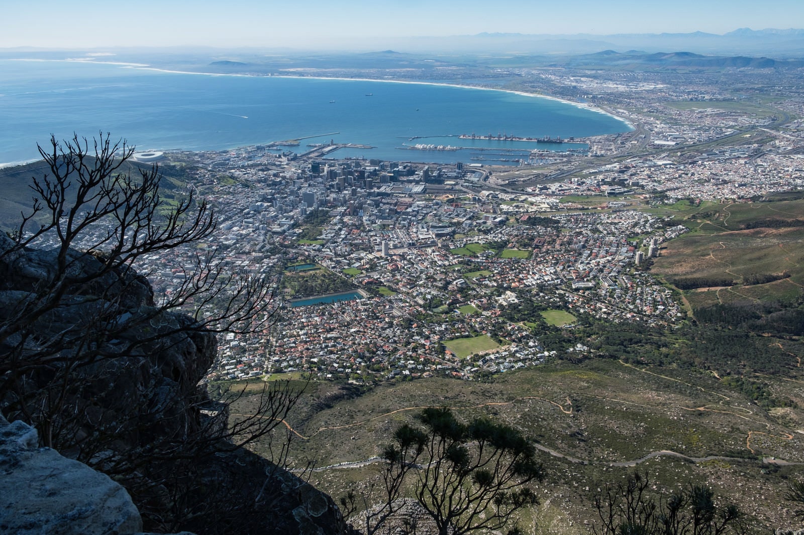 「ケープタウンと遠くまで続く海岸線（南アフリカ）」の写真
