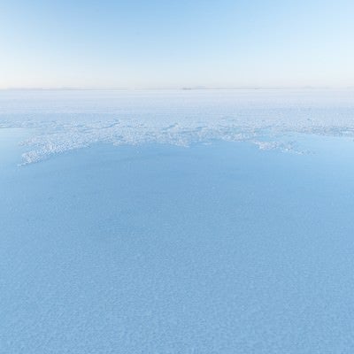 ウユニ塩湖の雨季の写真