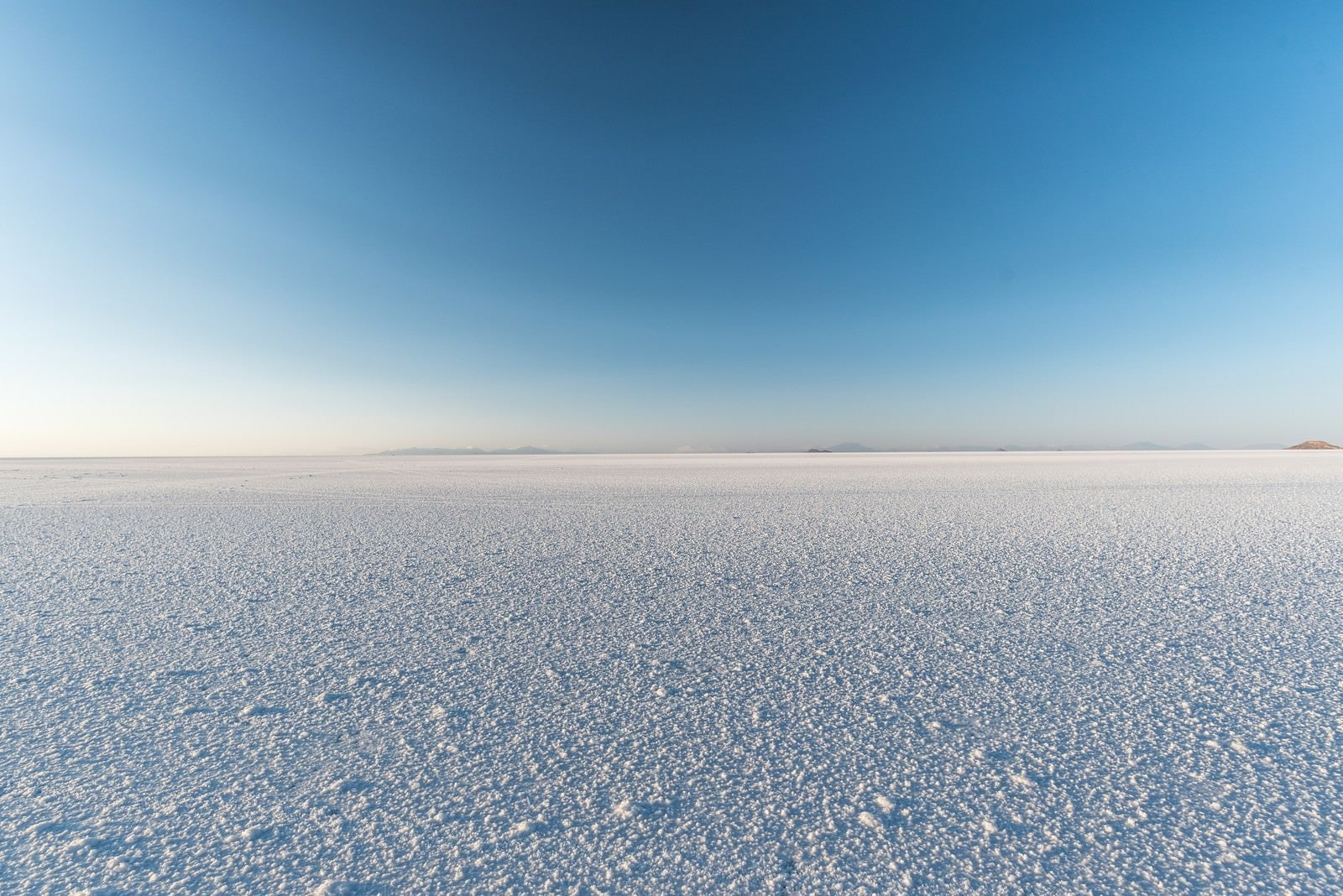 「乾季のウユニ塩湖」の写真