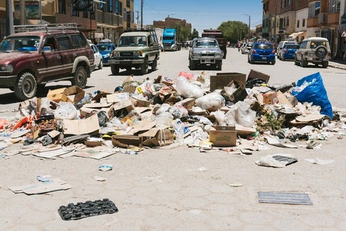 ウユニ市内の廃棄物問題の写真