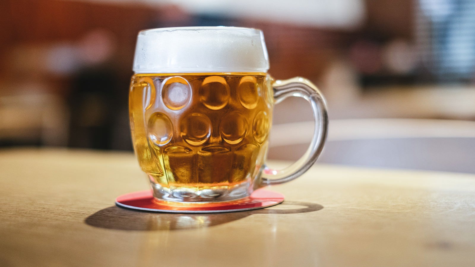 「黄金色のビール（チェコ共和国・ブドヴァル）」の写真