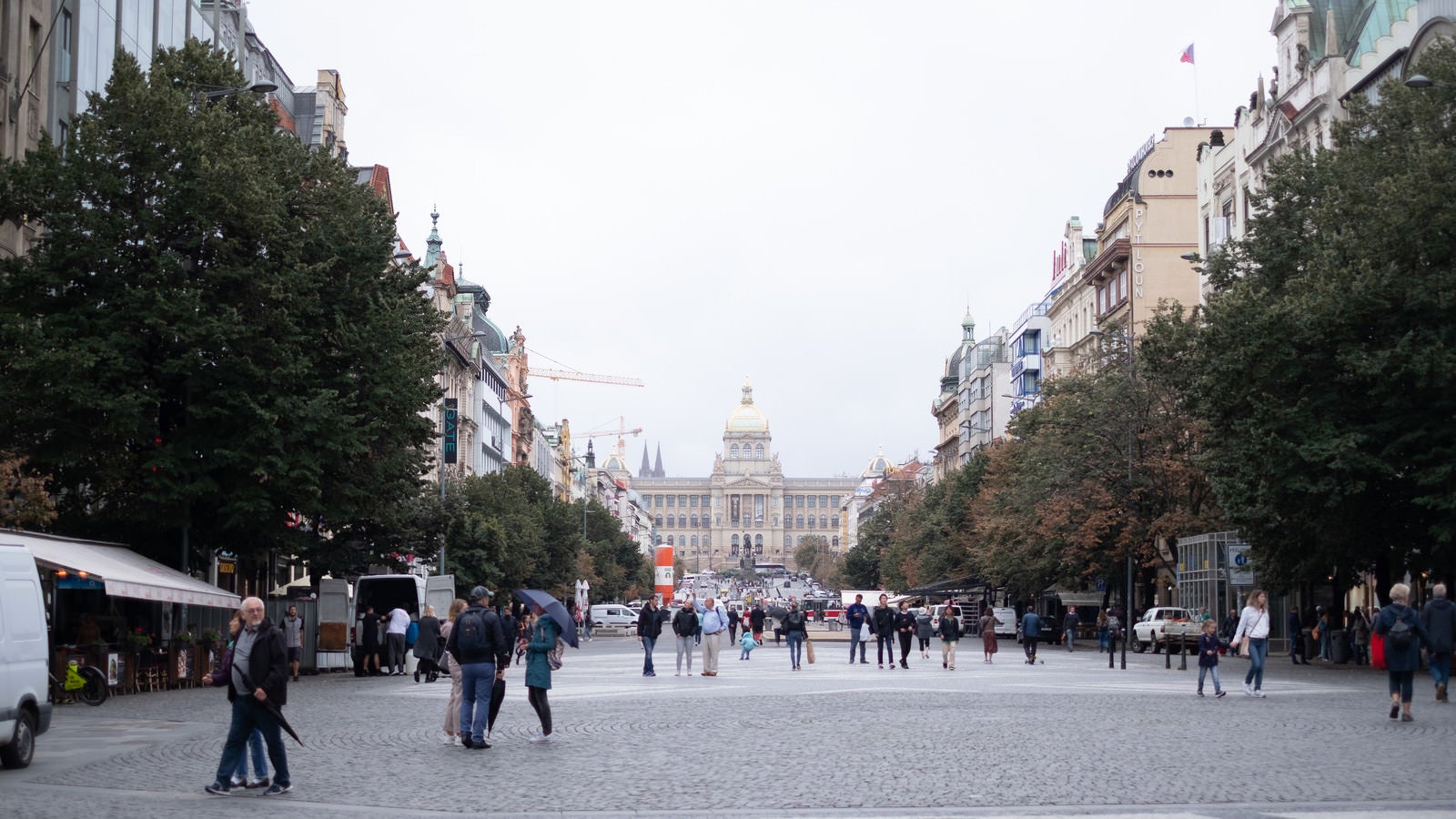「プラハのシャンゼリゼ（ヴァーツラフ広場）」の写真