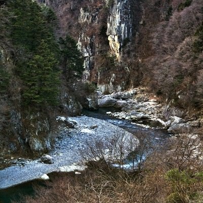 冬の鬼怒川楯岩（絶壁）の写真