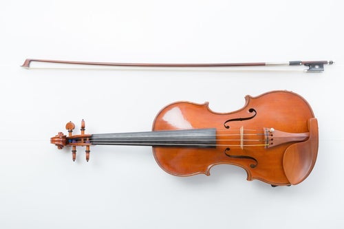 ヴァイオリンと弓の写真