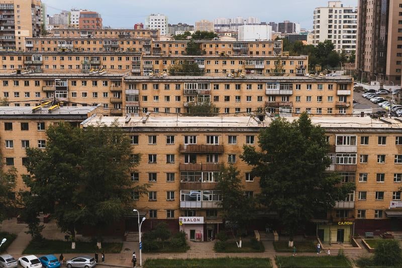 ウランバートルのソ連式アパート群の写真