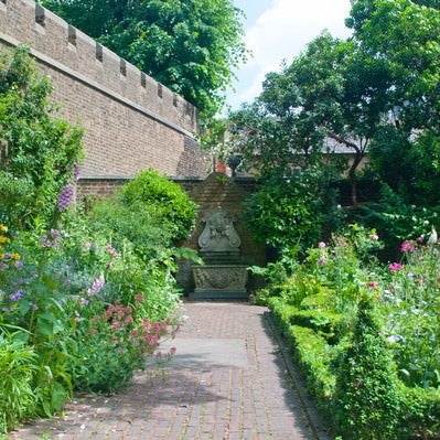 ロンドンの綺麗な庭園の写真