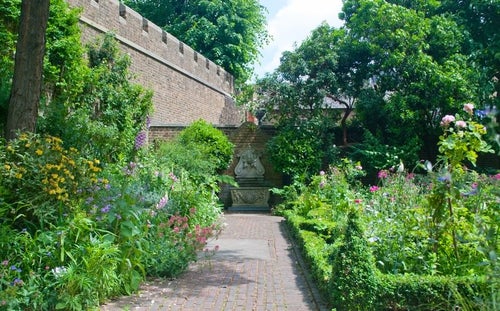 ロンドンの綺麗な庭園の写真