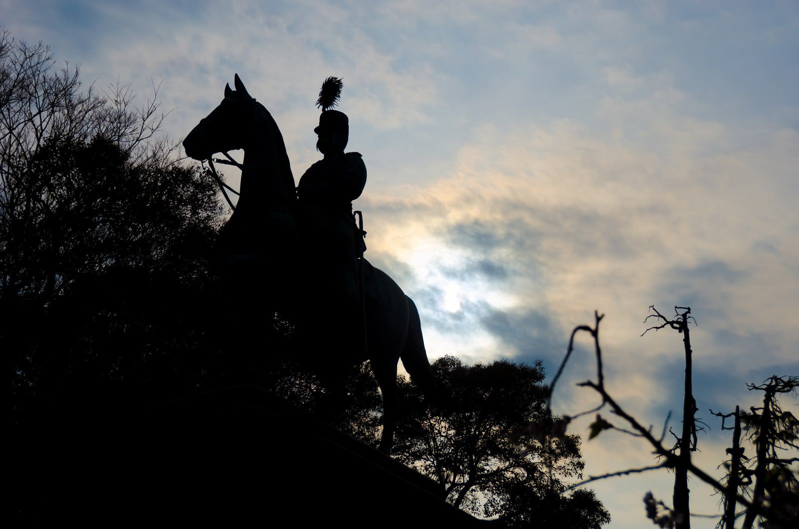 「上野公園 小松宮彰仁親王銅像」の写真