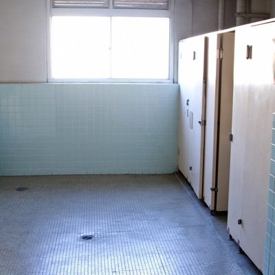 学校のトイレの写真