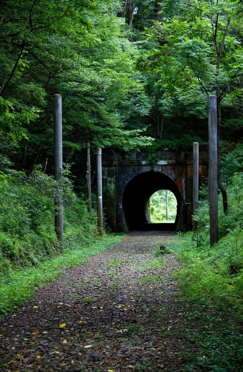 廃線になったトンネルの写真