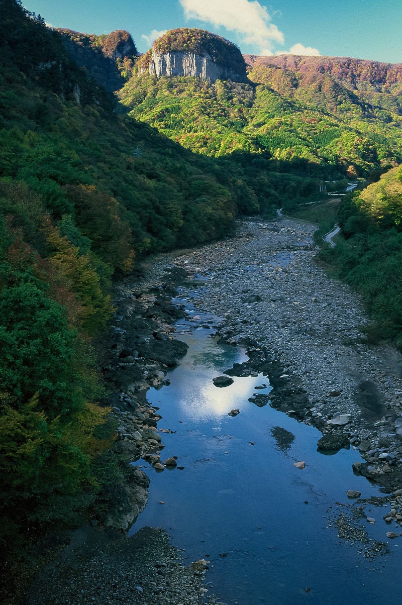 「吾妻川と丸岩」の写真
