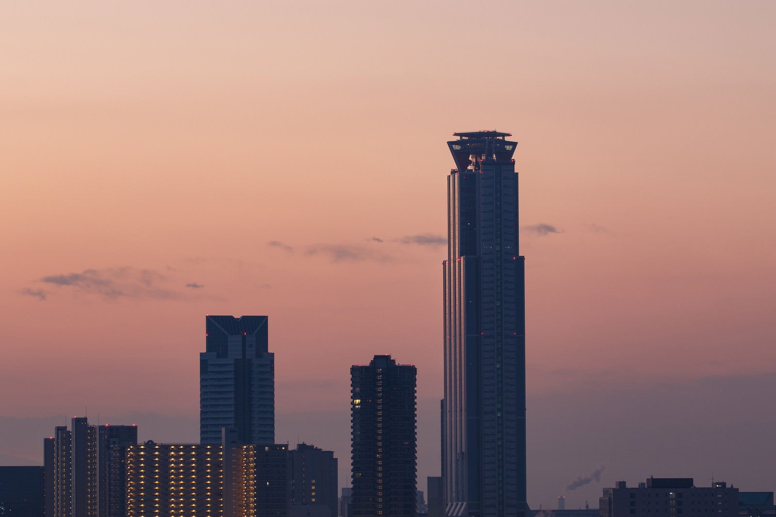 「朝日を浴びるWTCタワー」の写真