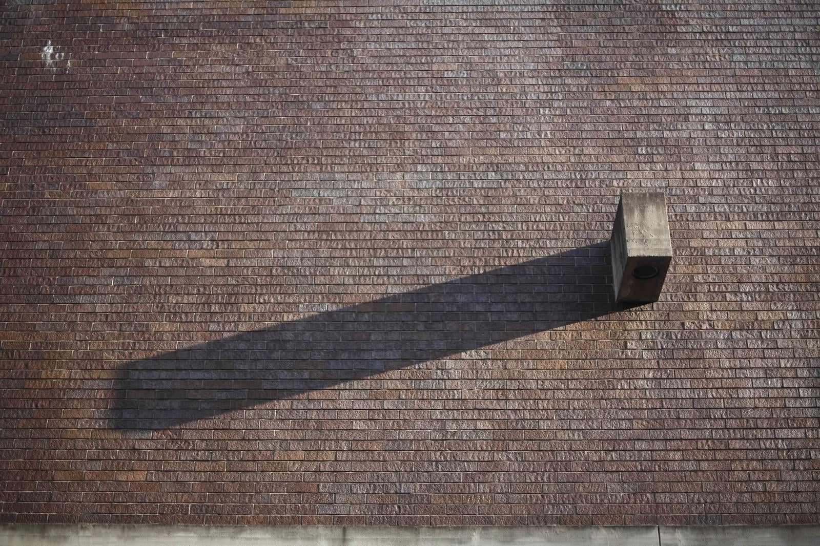 「ブロックと伸びた影」の写真