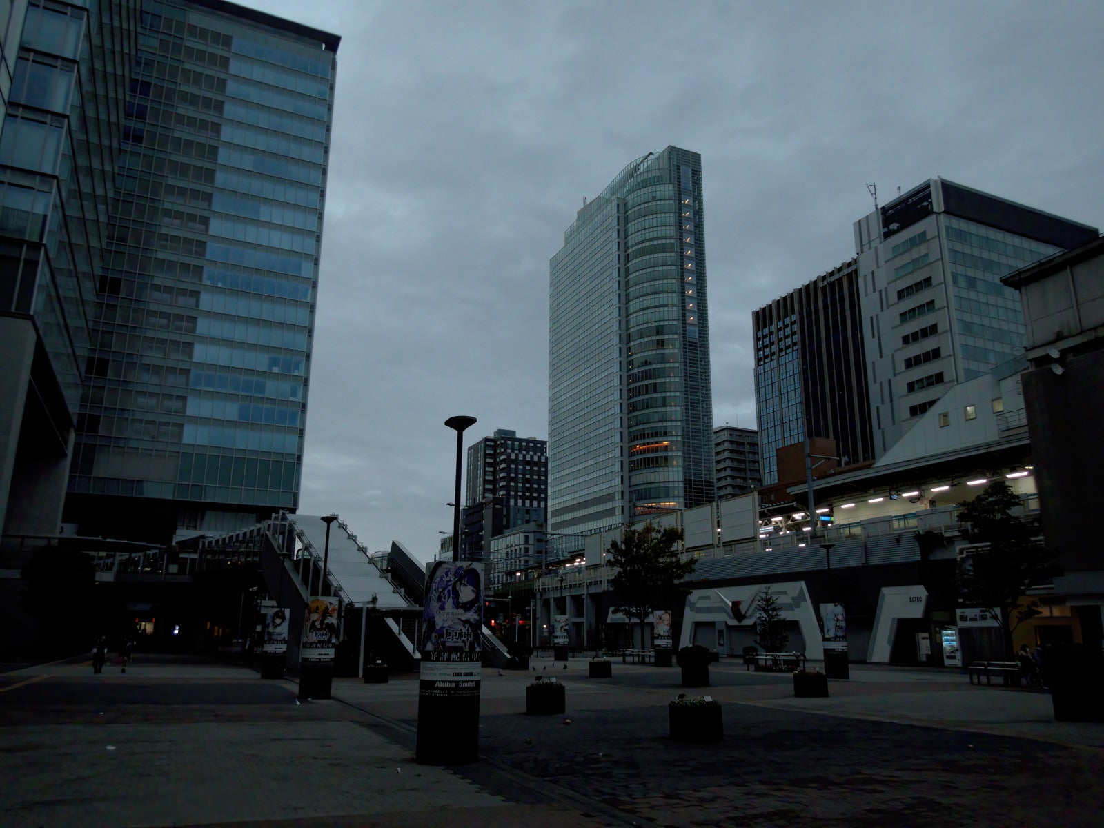 「秋葉原の駅前広場」の写真