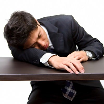 就職活動に疲れた男性の写真