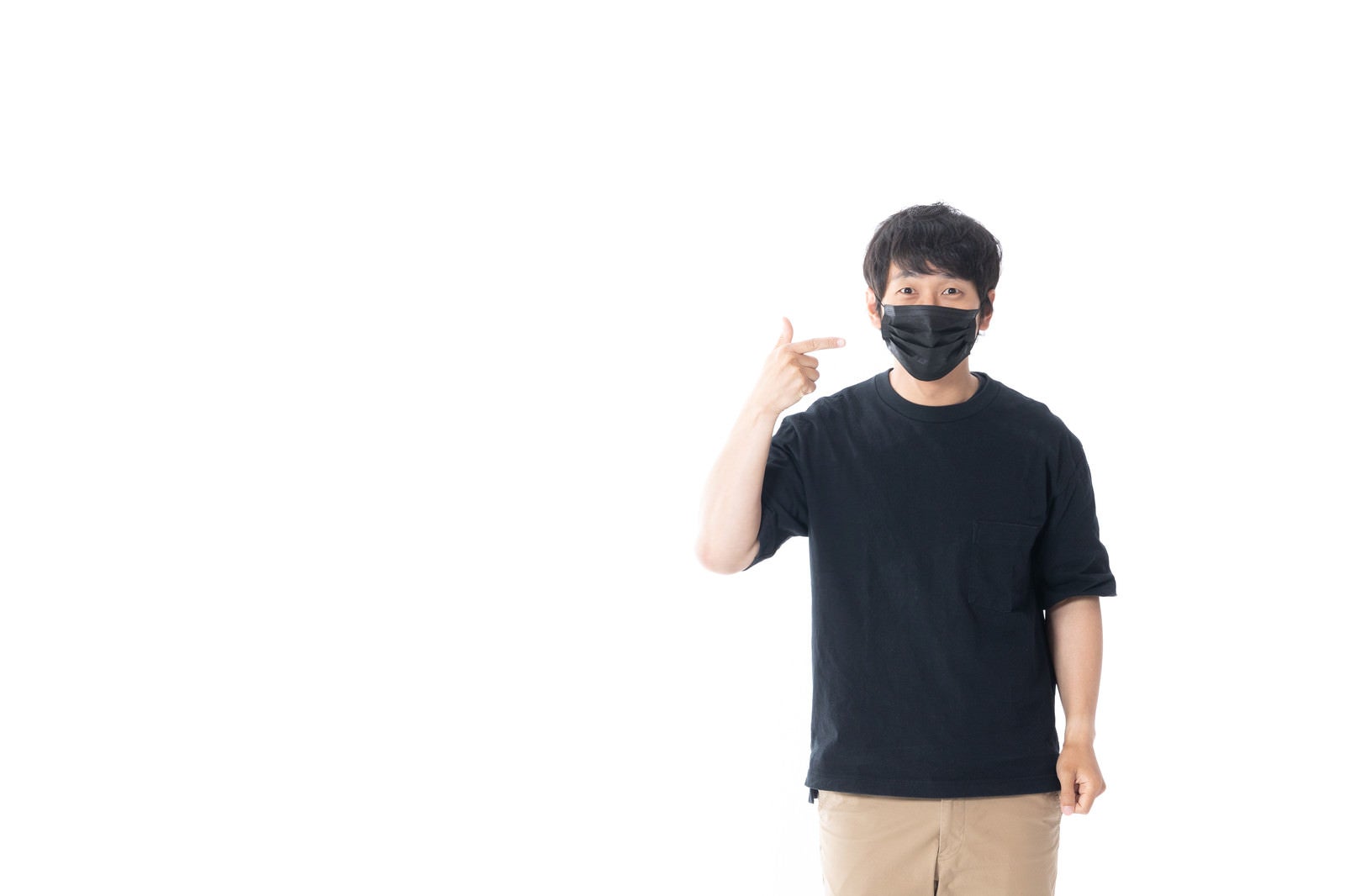 「黒マスクってダサいですか？」の写真［モデル：大川竜弥］