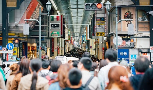 大阪道頓堀の人混みの写真