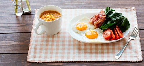 朝食目玉焼きセットの写真