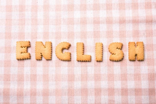 ENGLISH と並べられた英語のクッキーの写真