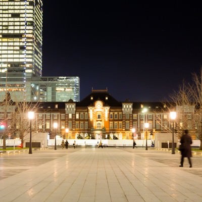 東京駅正面（夜景）の写真