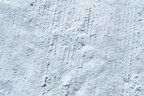 雪のタイヤ痕の写真