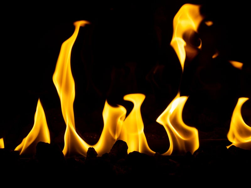 暖炉の炎の写真