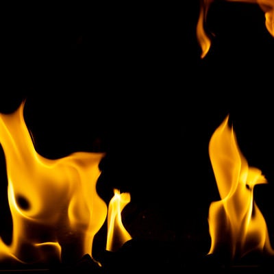 暖炉の炎の様子の写真
