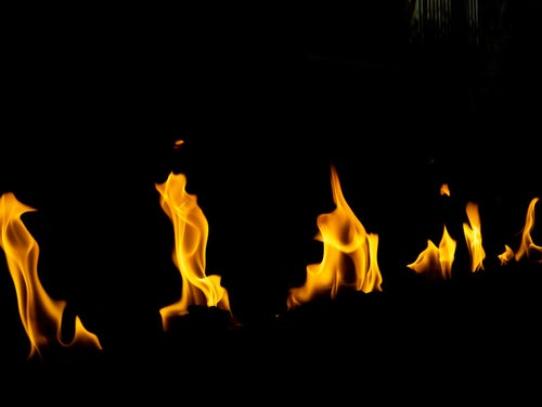 燃えつづける炎の写真