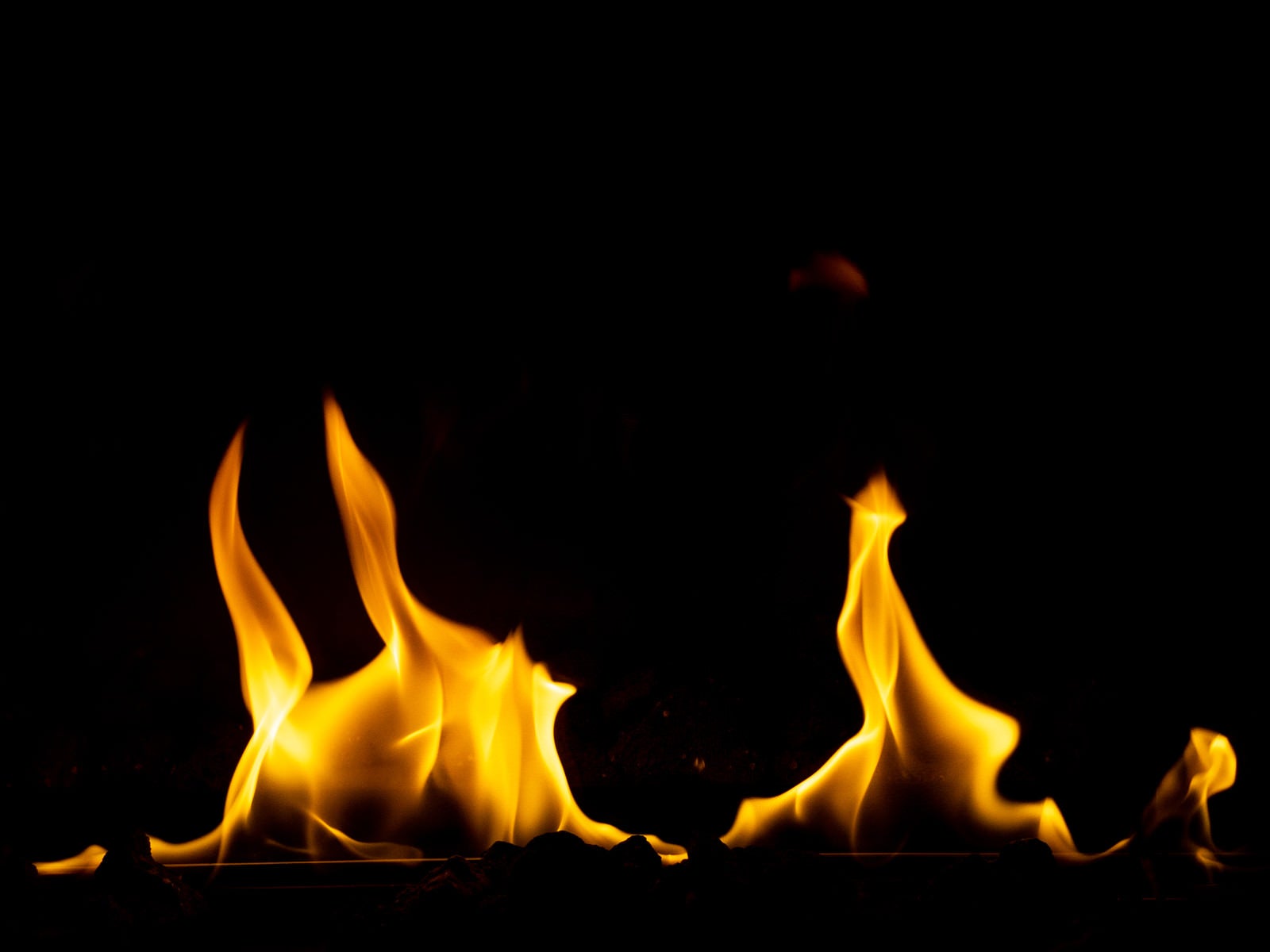 「燃え広がる炎 」の写真