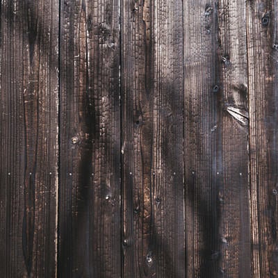 焼杉板の塀（テクスチャー）の写真