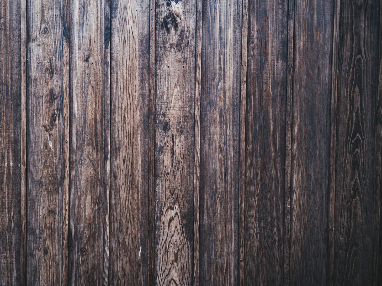 「古い木目調の板壁（テクスチャー）」の写真