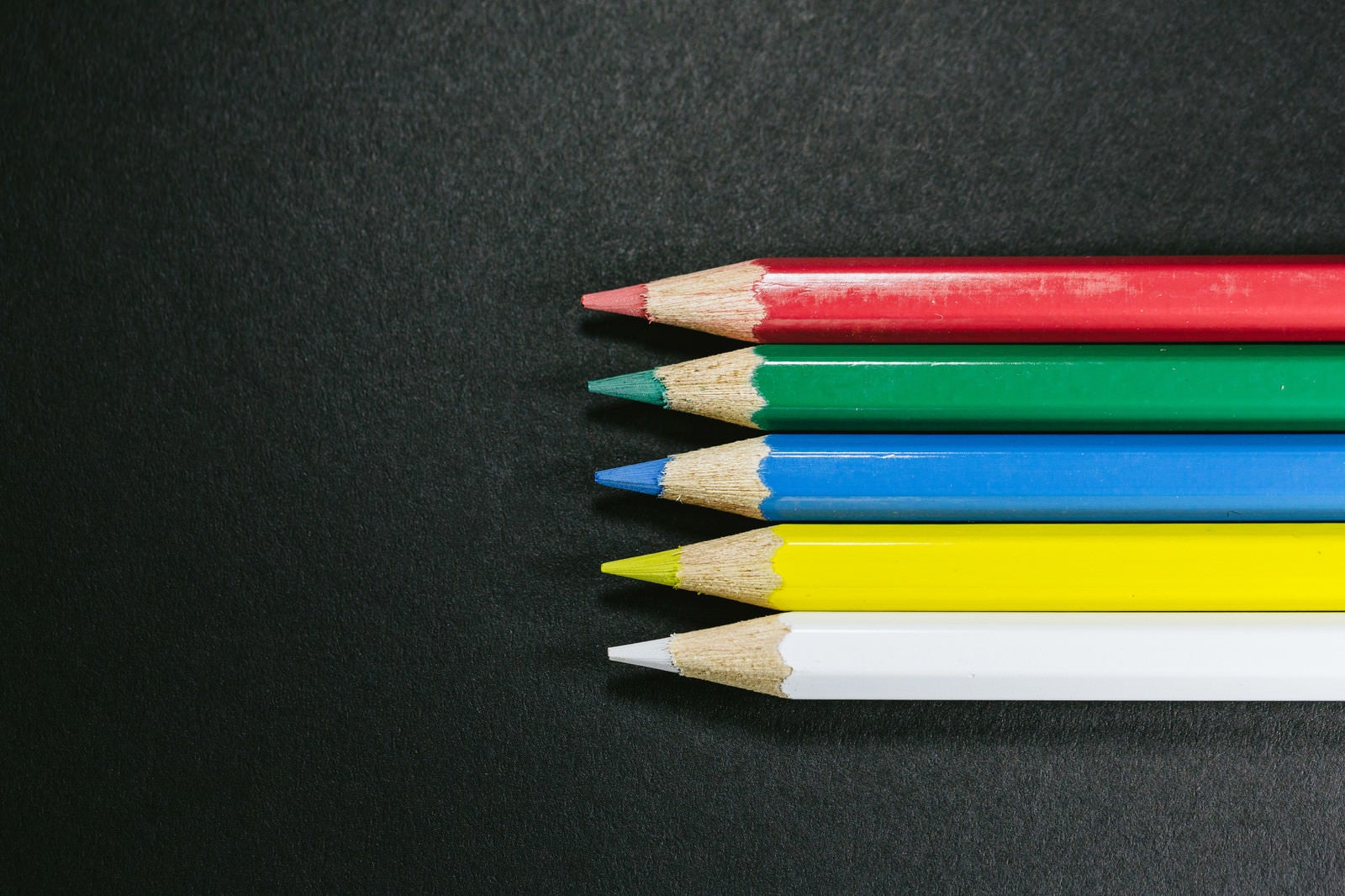 「世界に5つだけの色鉛筆」の写真