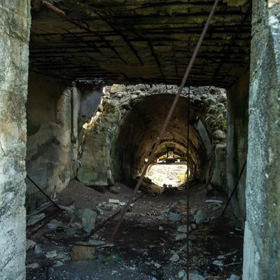 硫黄島トーチカの内部通路の写真