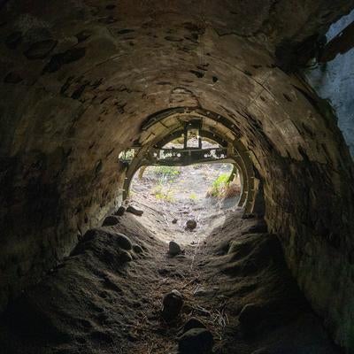 戦時中の飛行機の胴体構造がわかる内部の写真