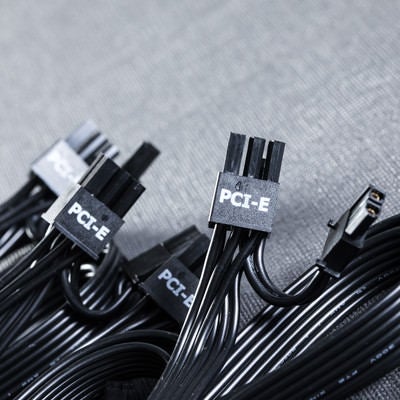 PCI-Eケーブル（6+2ピンPCI-express用電源コネクタ）の写真