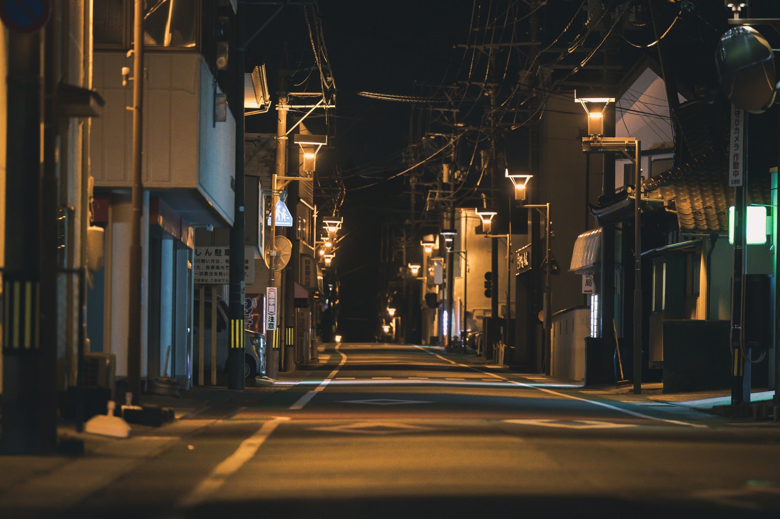 「深夜の広野町駅前通りの様子」の写真