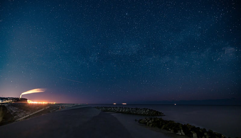 ひろの防災緑地で撮影した海岸と星の写真