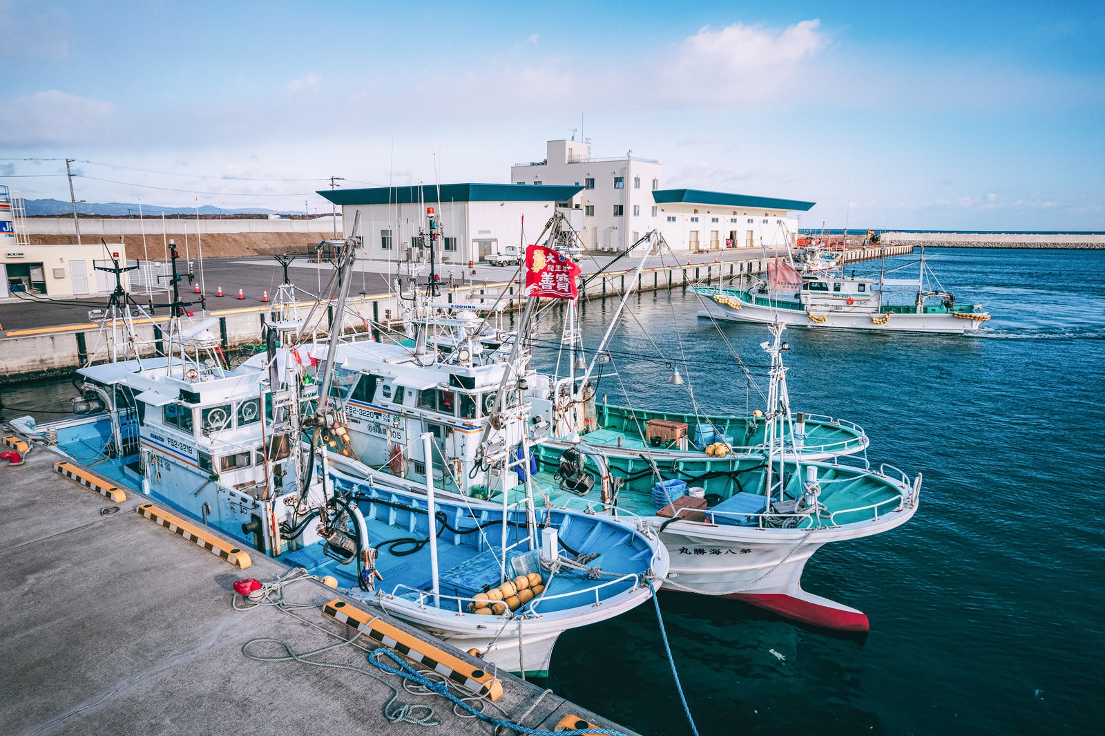 「漁船が停泊する請戸漁港」の写真