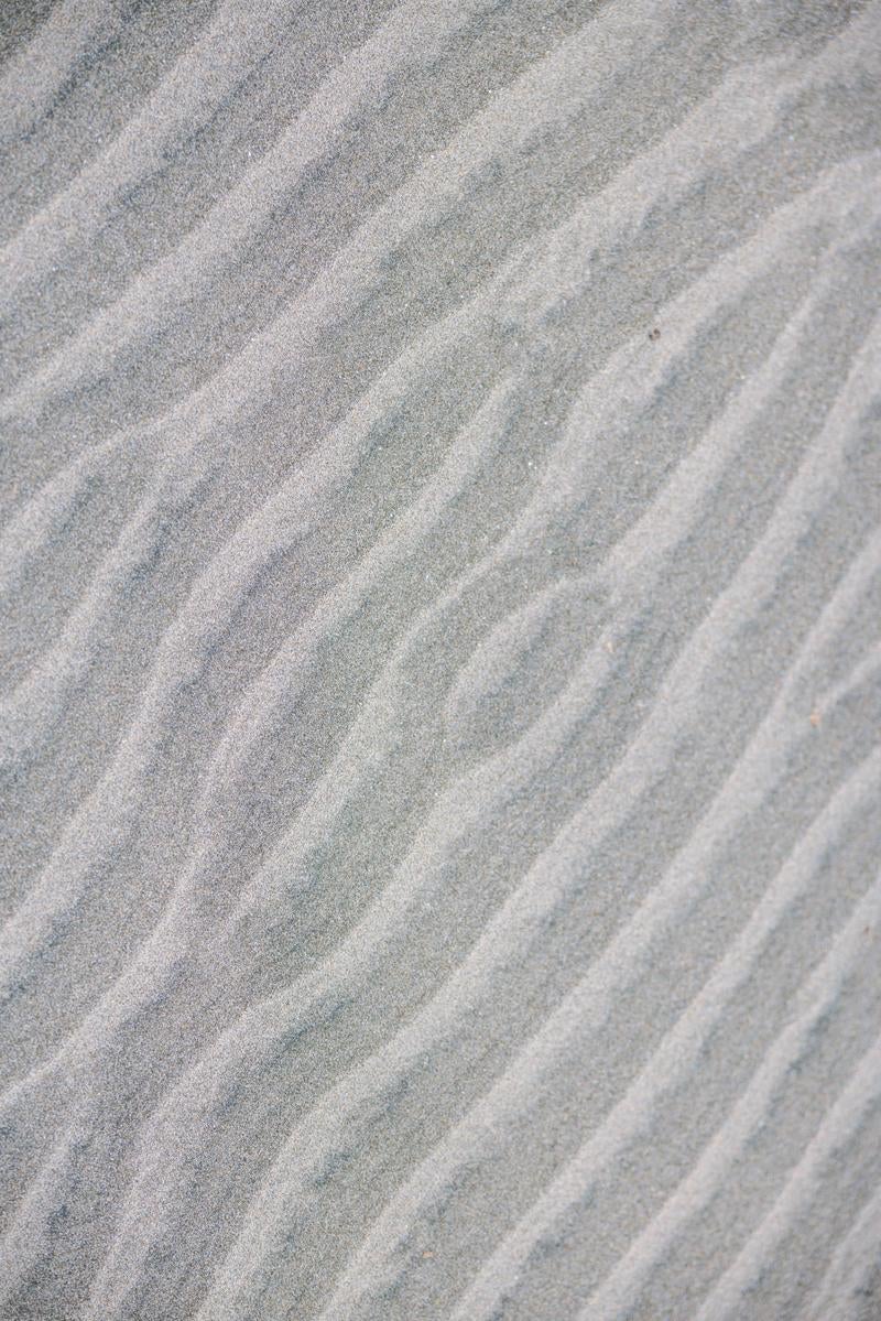 「砂浜の波跡」の写真