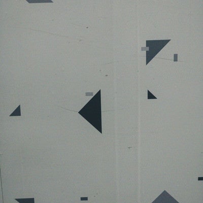 三角形模様の壁紙の写真