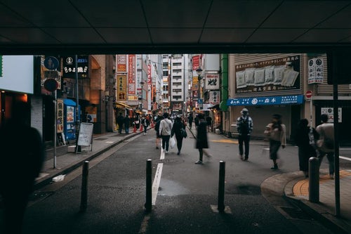 渋谷マークシティから道玄坂へ向かうの写真