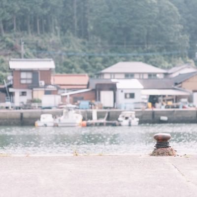 佐賀県伊万里市の波多津港と街並みの写真