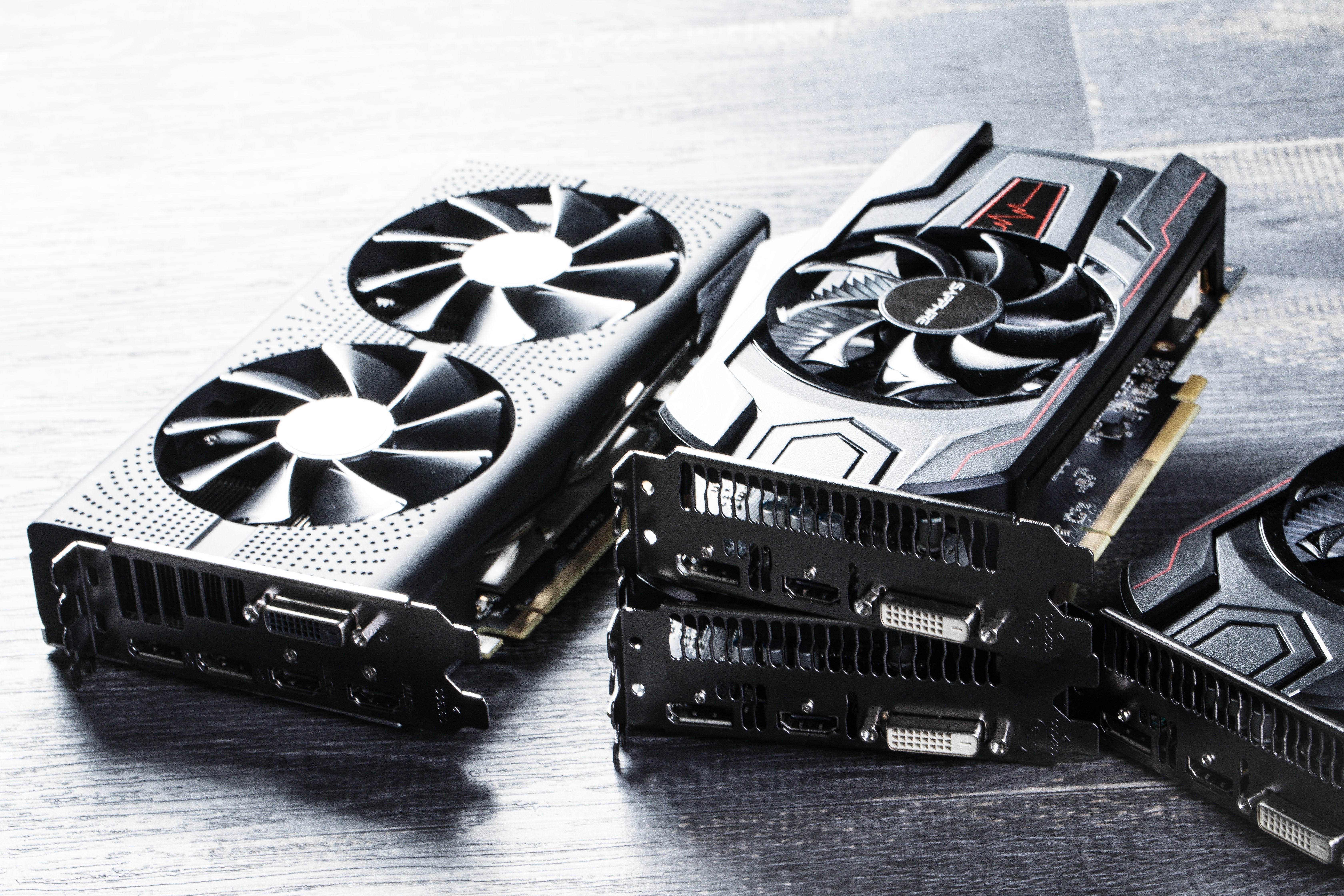Radeon×6枚！ 本格・マイニングPCを組む、仮想通貨向けPCパーツ
