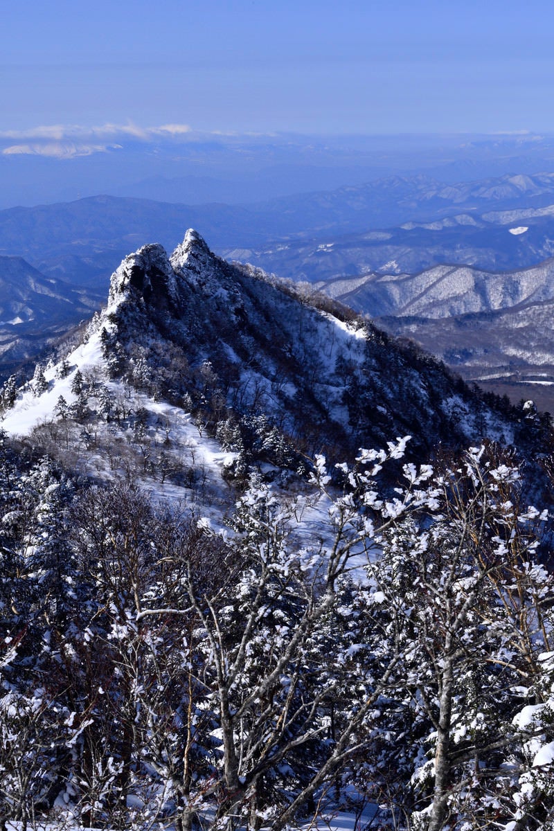 「上州武尊山から見る山々の景色」の写真