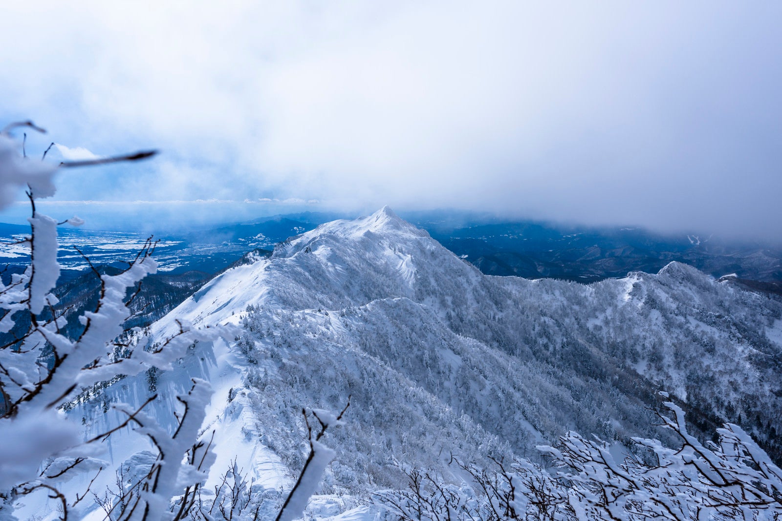 「上州武尊山から見る剣ヶ峰」の写真