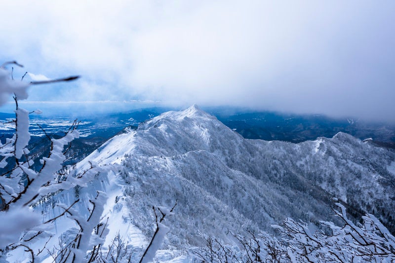 上州武尊山から見る剣ヶ峰の写真