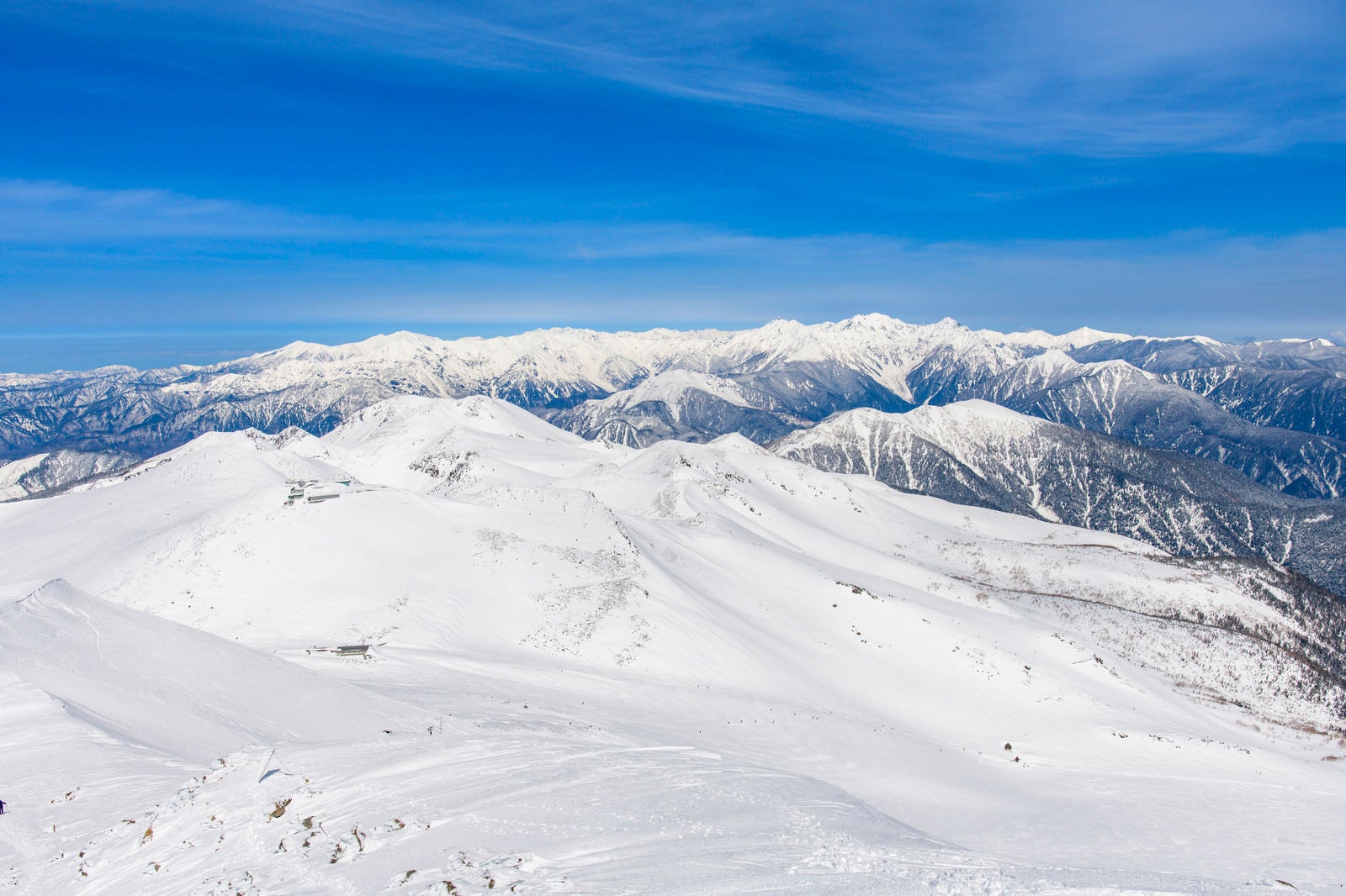 「乗鞍岳から眺める中央アルプスの山々」の写真