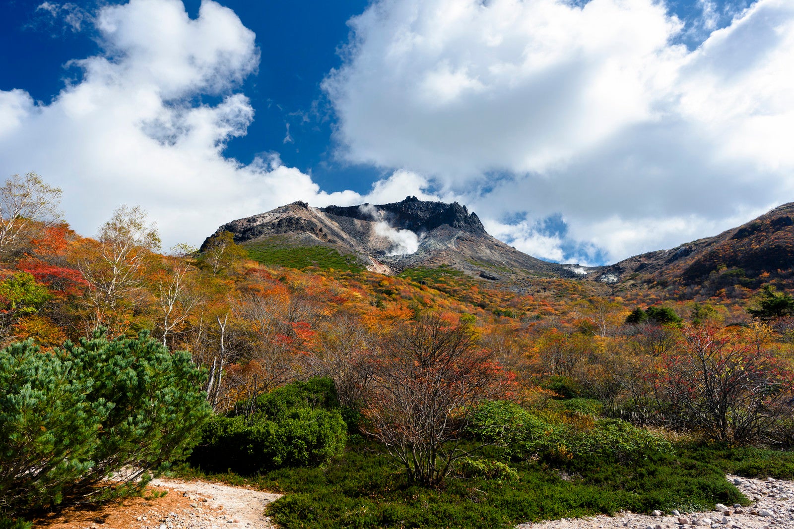 「那須岳の定番フォトスポット姥ヶ平の景色」の写真