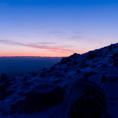 那須茶臼岳で見る冬の夜明け（那須岳）の写真