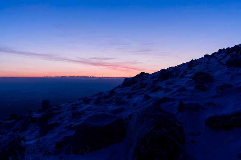 那須茶臼岳で見る冬の夜明け（那須岳）の写真